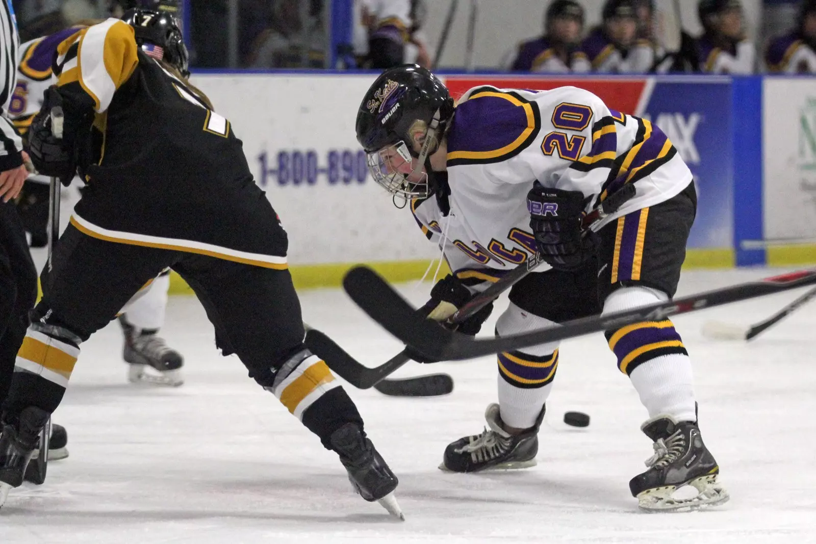Hockey unable to hold early lead in 4-3 loss to Bethel