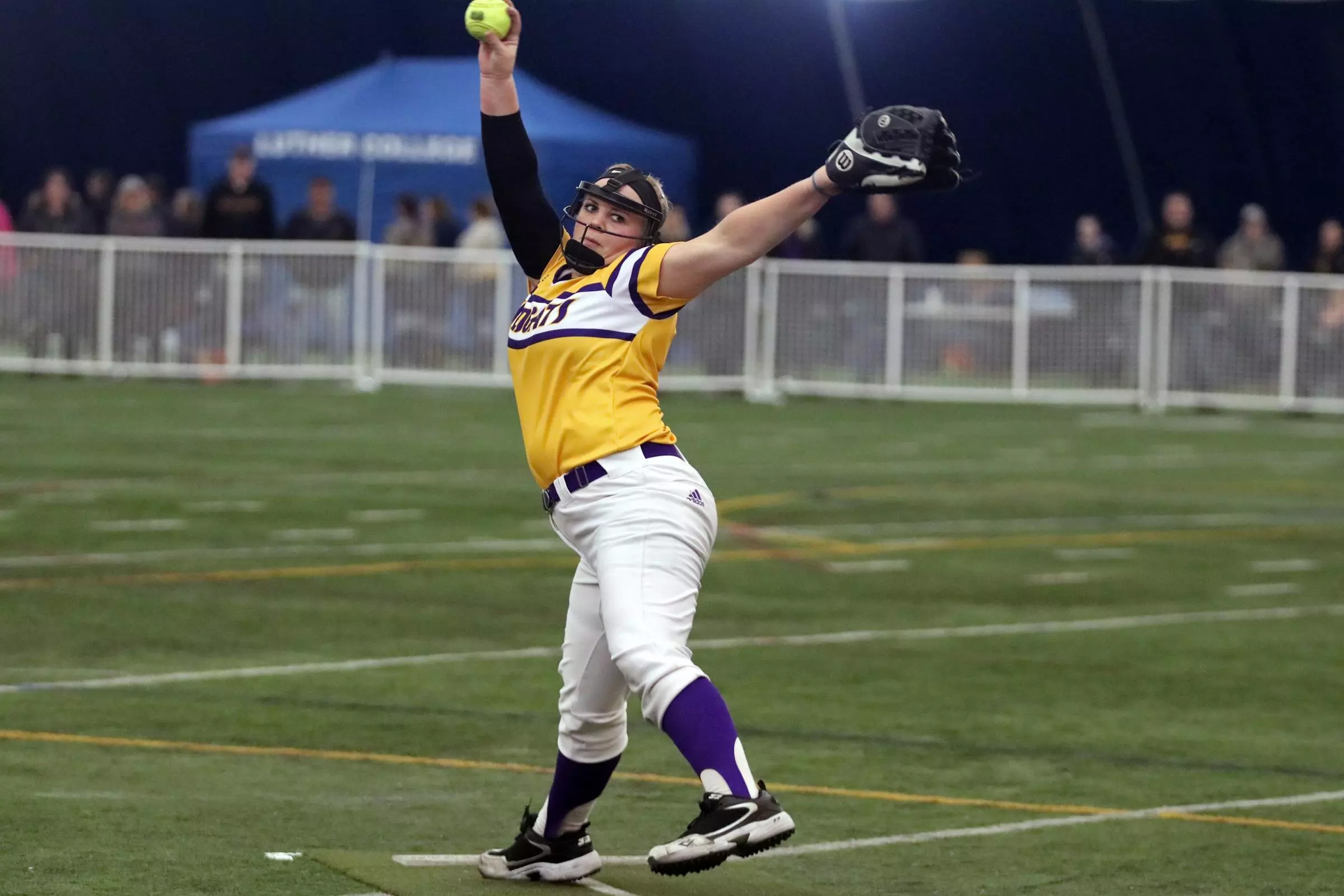 Softball salvages split with Mary-Hardin-Baylor