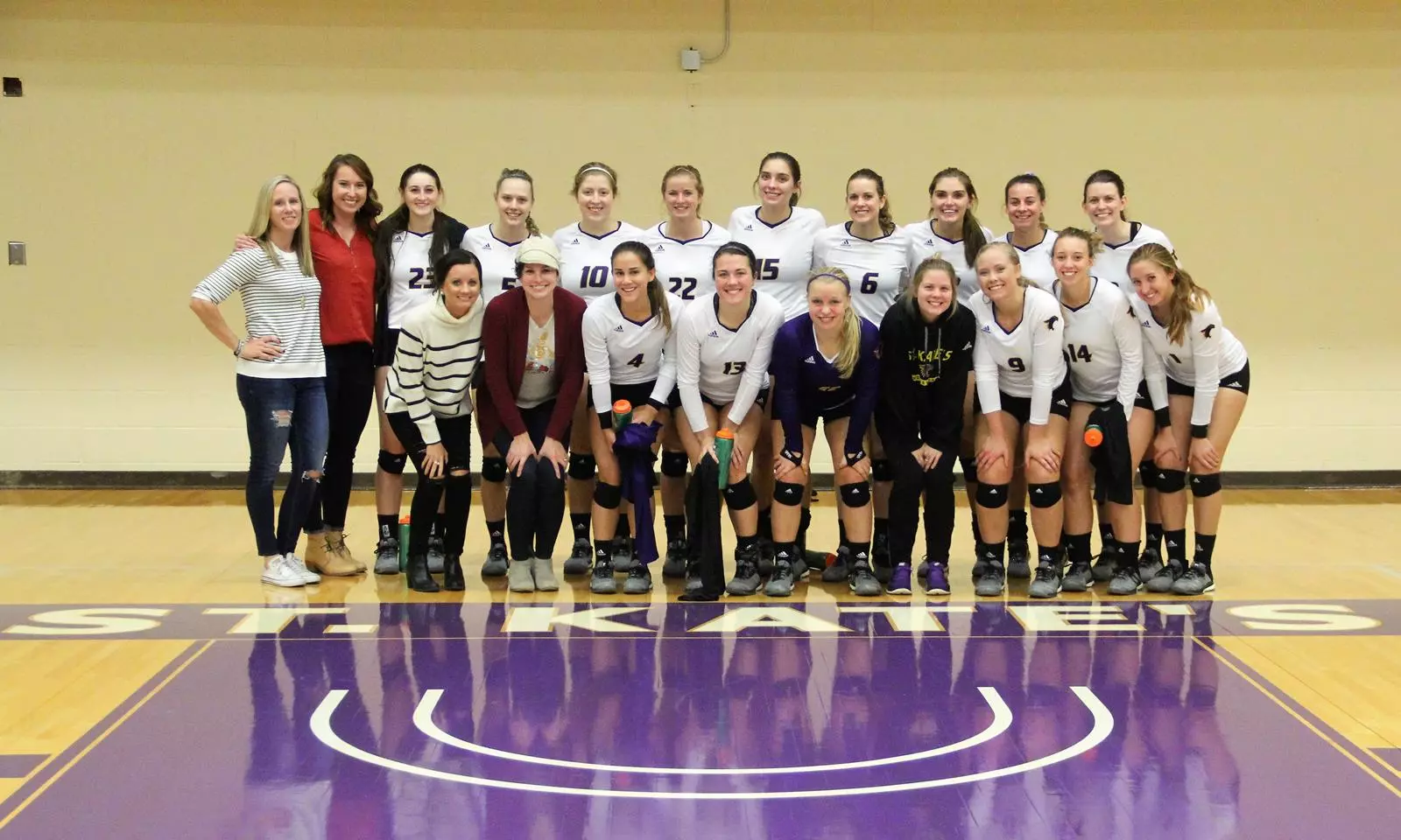 Volleyball Alumnae and Current Team