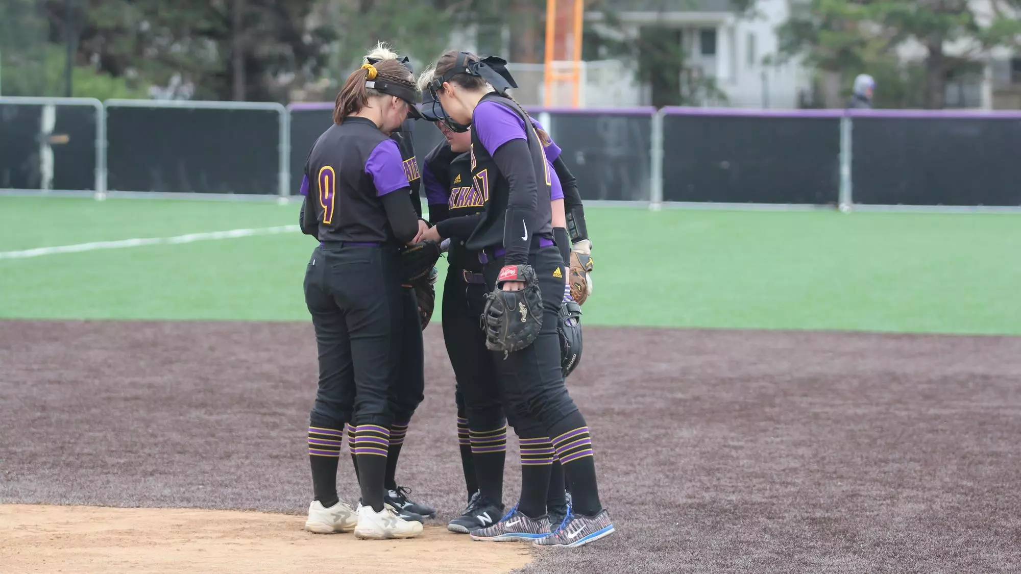 Softball Team Circle