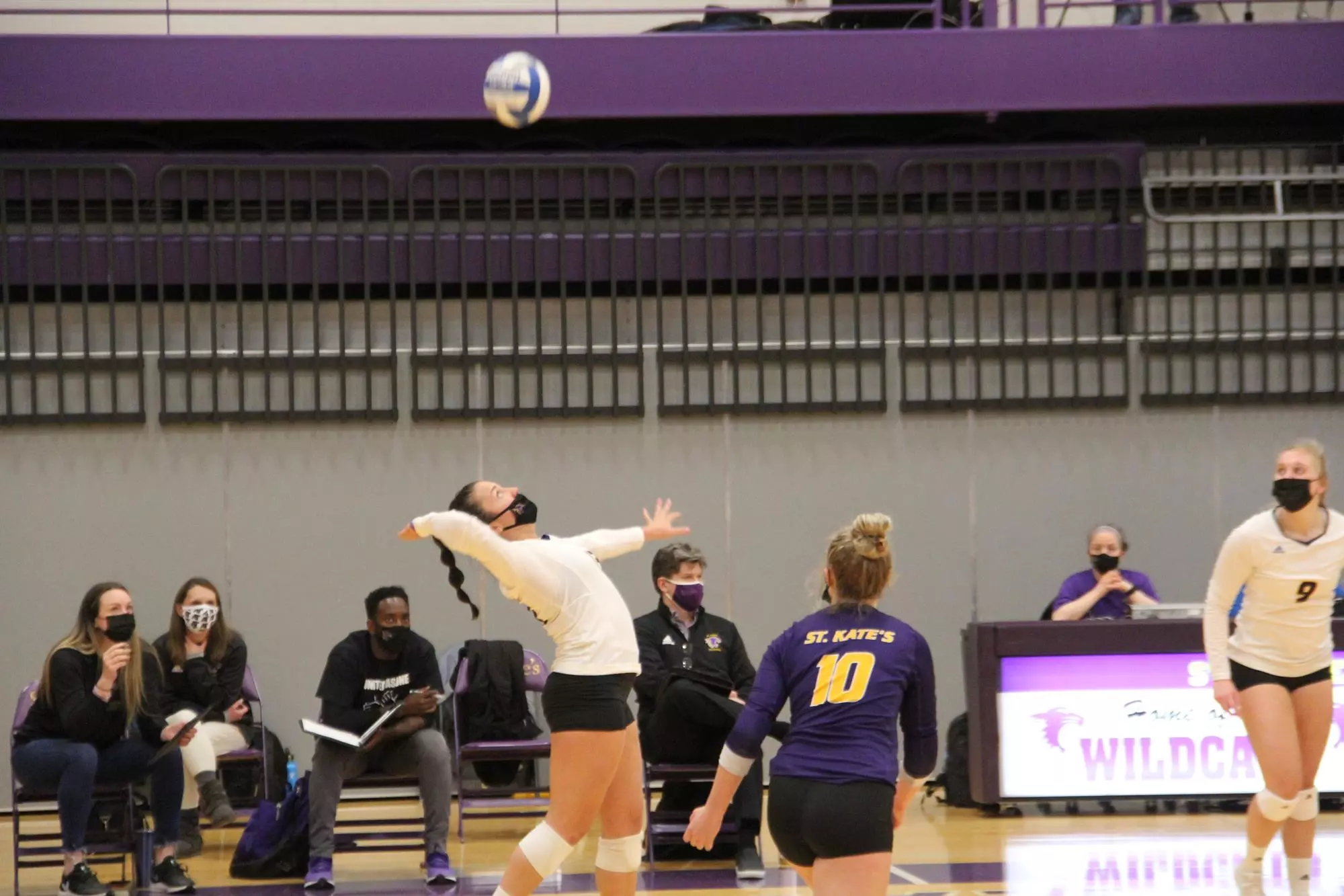 Lauren Isaacson backrow hit