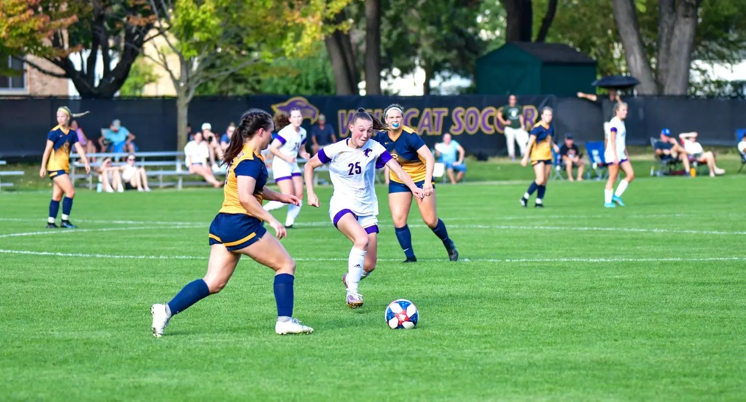 Amanda Elton against Eau Claire