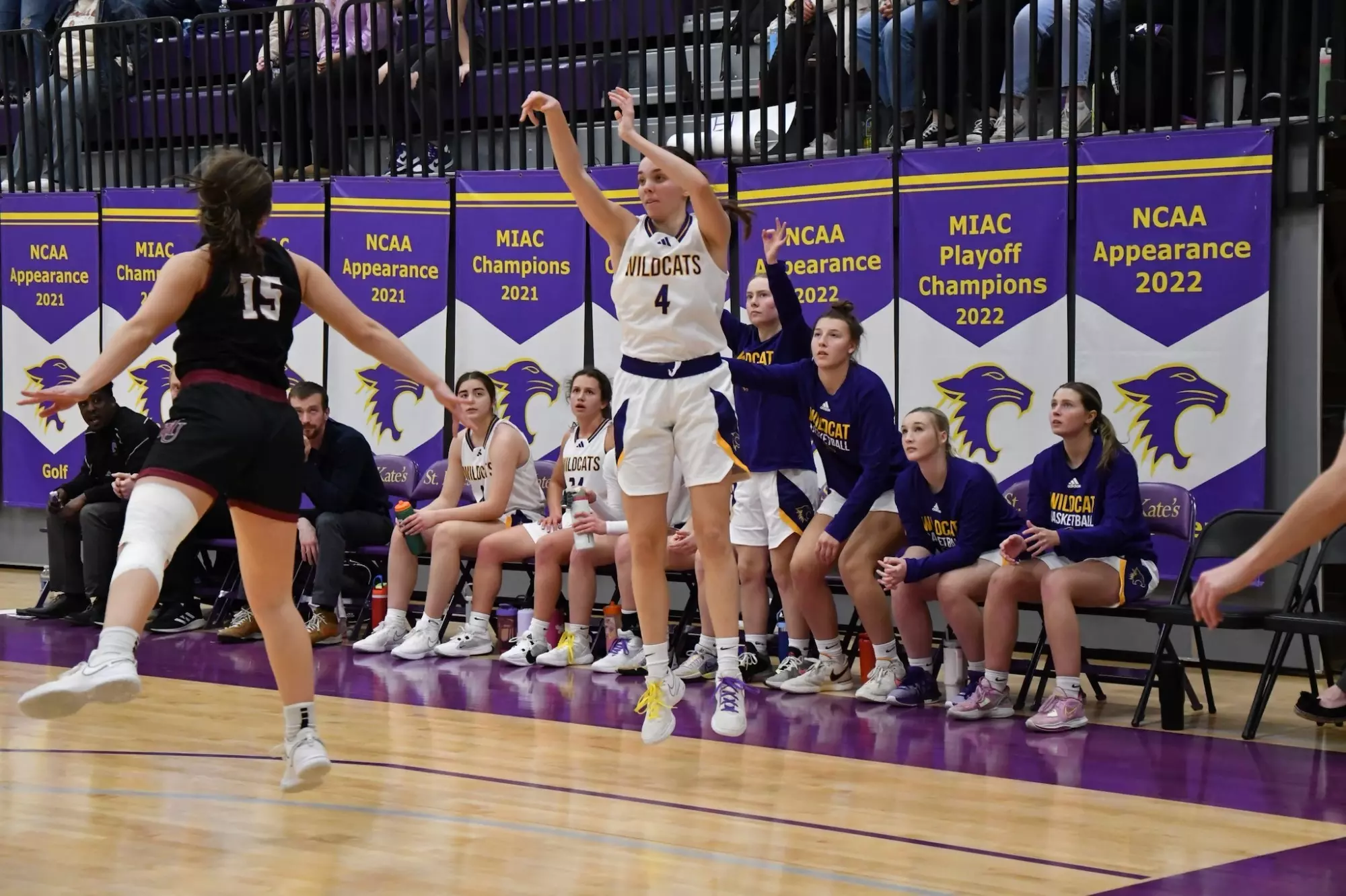 Greta Schimnowski hitting a three pointer against Hamline