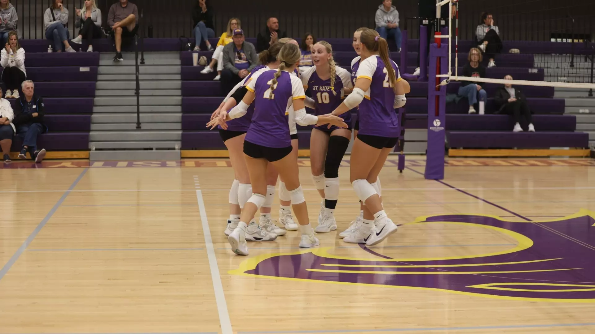 volleyball team huddle